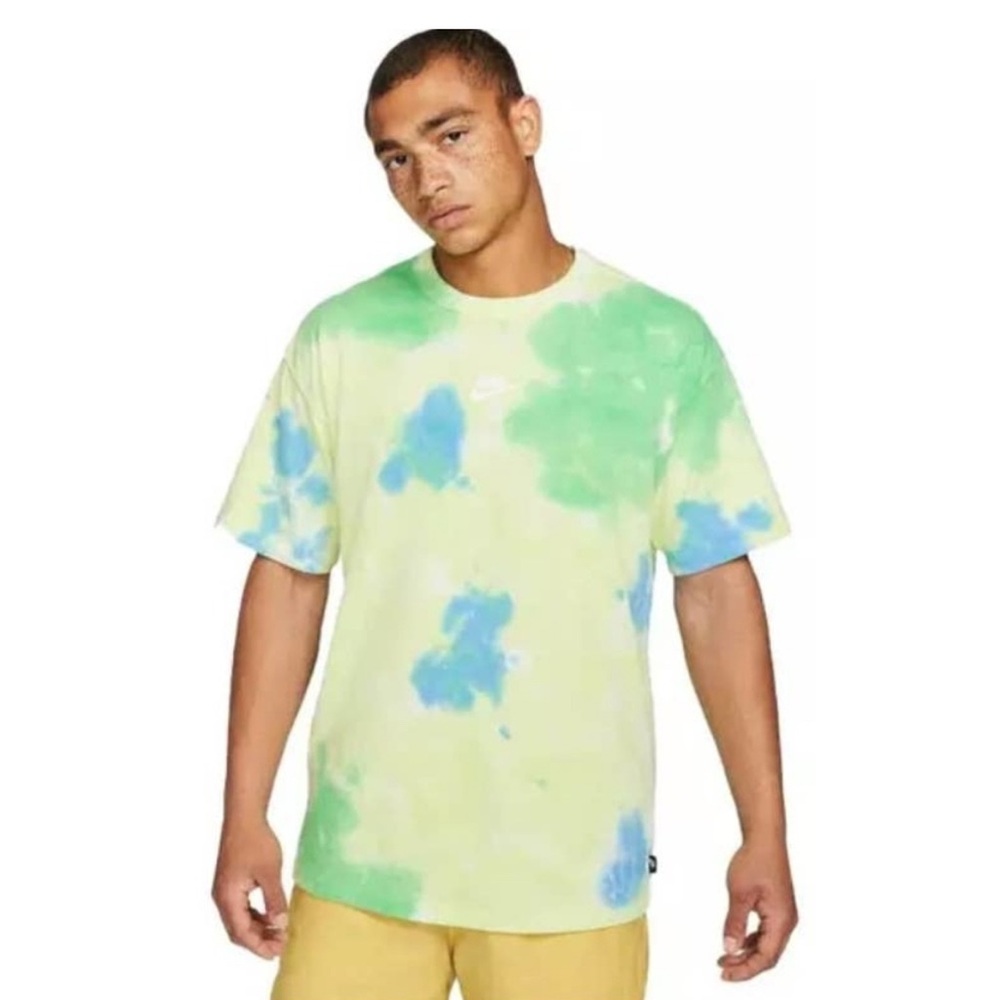 NWT Nike Loose Fit Tie Dye Unusual by Design Mens T Shirt size Small